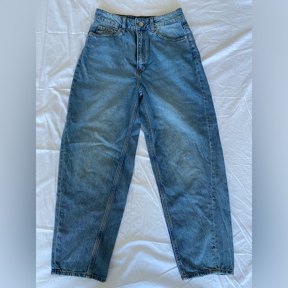 H&M hm Ultra High Waist Ankle Length Mom Jeans Light denim blue Loose size 6 New - Picture 4 of 9